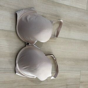 Victoria’s Secret Nude T-Shirt Lightly Lined Demi Bra 36DD Convertible